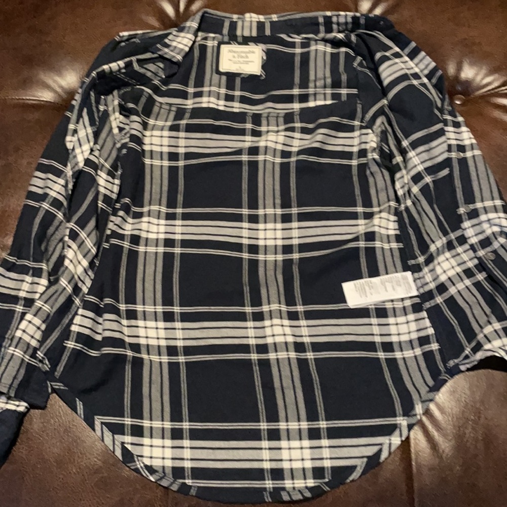 Abercrombie & Fitch women’s navy plaid shirt - Picture 6 of 8